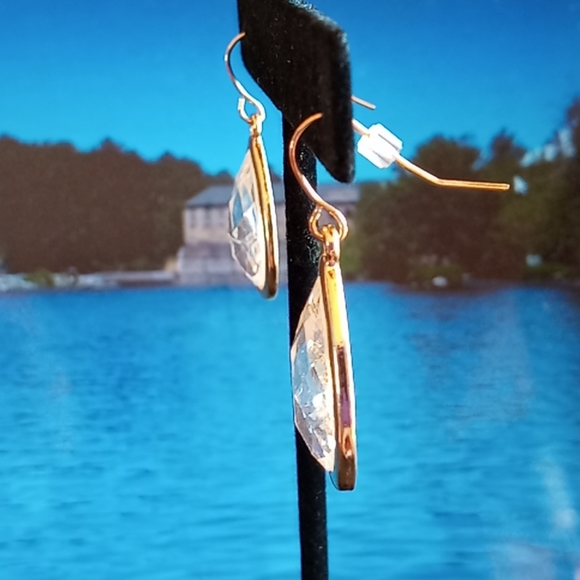 Facet Cut Clear and Gold Tone Earrings Brand New - Picture 4 of 6